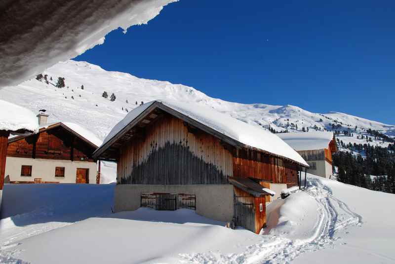 Schneeschuhwandern Karwendel zur urigen Hütten und echten Hüttendorfern