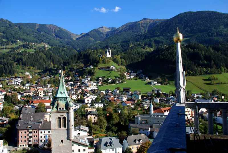 In Schwaz e-biken am Innradweg und die bekannten Sehenswürdigkeiten im Karwendel sehen