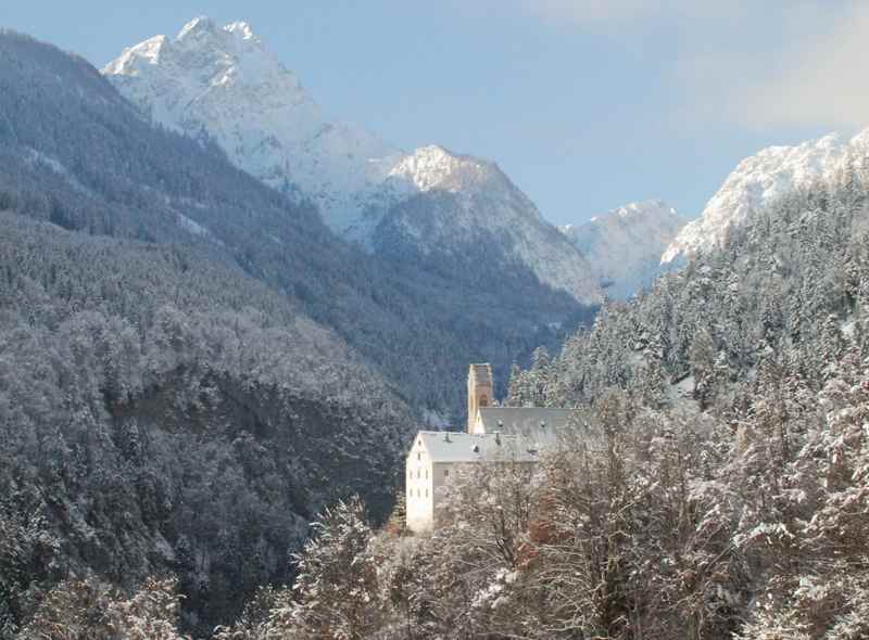 In Schwaz winterwandern nach St. Georgenberg im Karwendel bei Stans