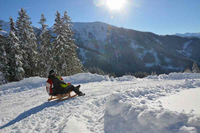 An einem schönen Wintertag in Seefeld rodeln - diese Seefeld Rodelbahnen empfehlen wir im Karwendel und Wetterstein