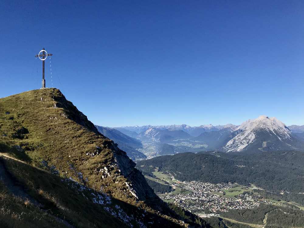 Rosshütte Seefeld: Das ist das Gipfelkreuz der Seefelder Spitze