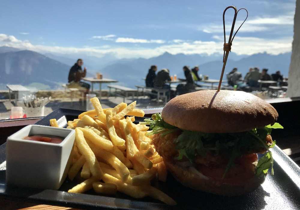 Der Burger in den Bergen vom Karwendelgebirge