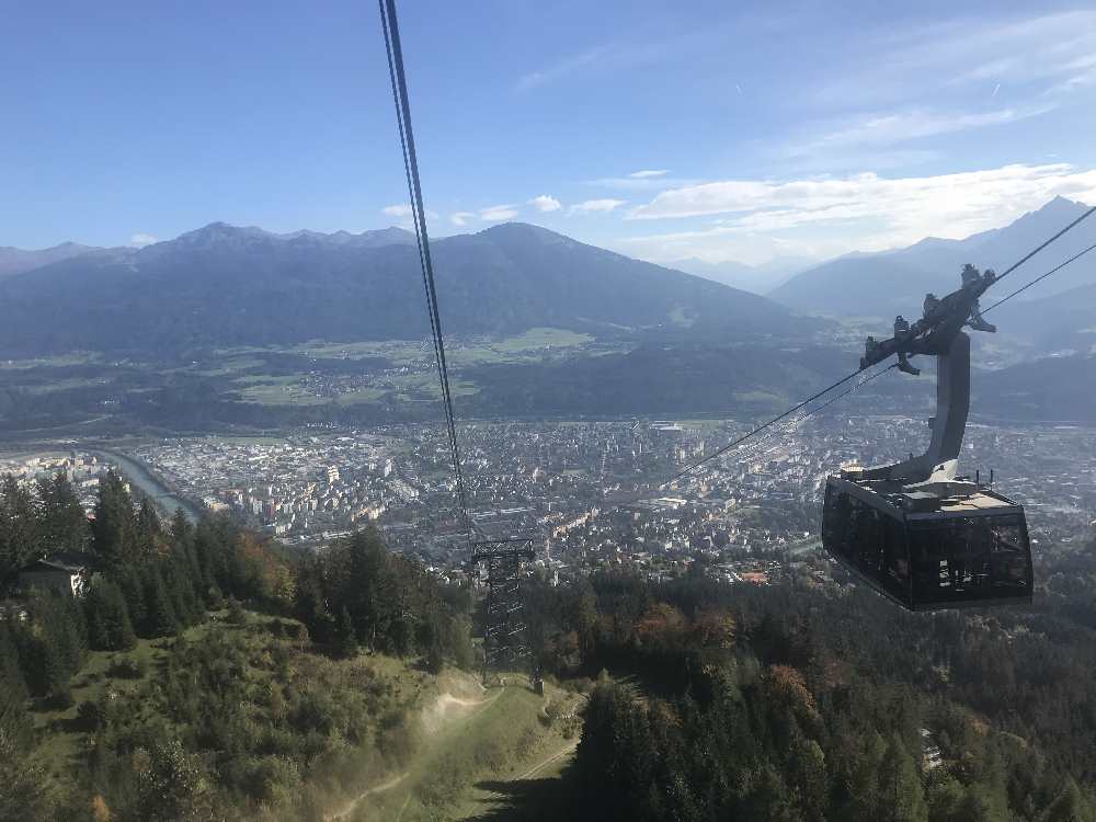 Mit der modernen Seegrubenbahn von Hungerburg zur Seegrube auf der Nordkette