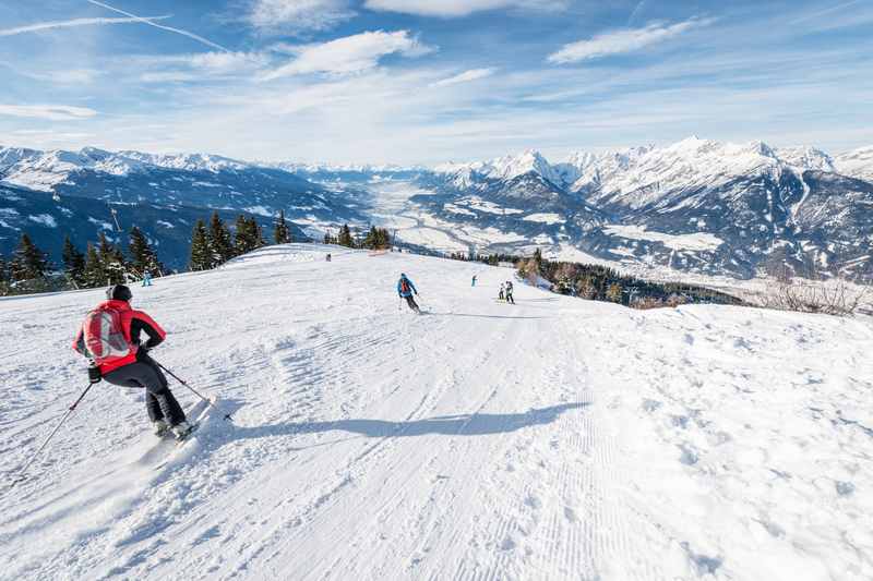 Skifahren Schwaz - so ist der Ausblick vom Kellerjoch auf das Karwendel im Skigebiet