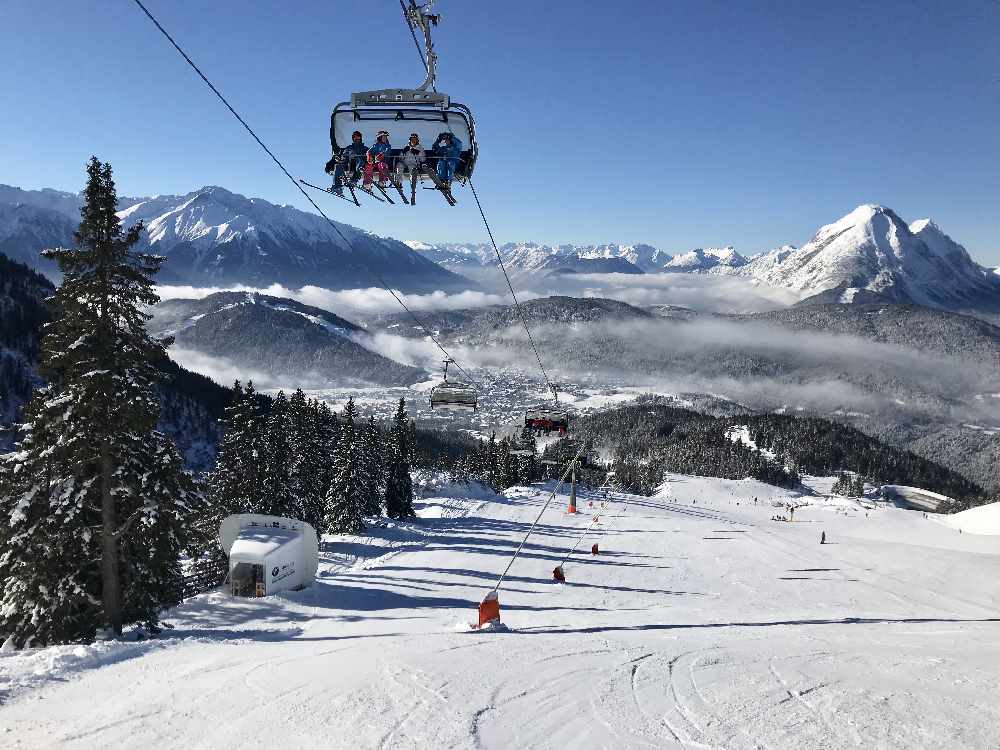 Skigebiet Rosshütte:  Unbeschreiblich schön! Dieser Ausblick ist der ständige Begleiter beim Skifahren in Seefeld