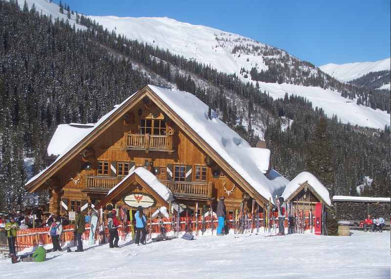 Einkehren in den Skihütten im Skigebiet Hochfügen im Zillertal Skiurlaub, Tirol