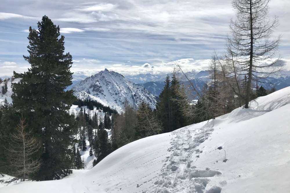 Wenn ich mich umdrehe sehe ich hinüber auf das Ebner Joch, gehört auch zum Rofan