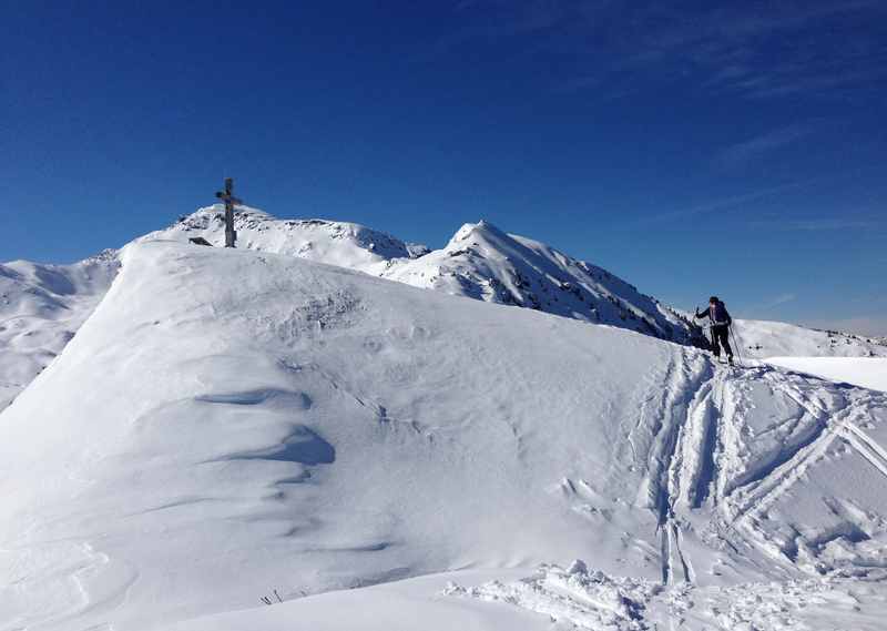 Super Skitour zum Gipfel des Sonntagsköpfl in den Tuxer Alpen