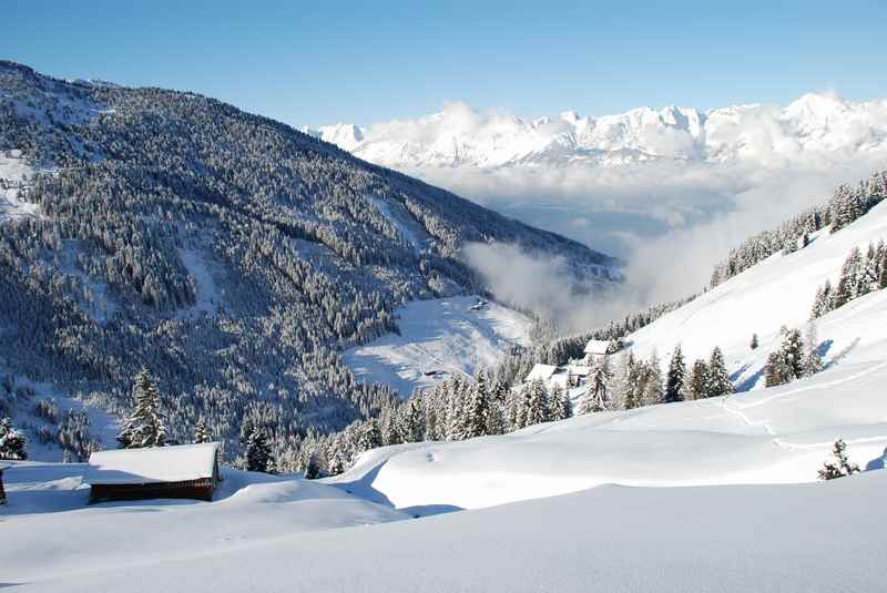 Die Skitouren in den Tuxer Alpen mag ich besonders gerne: Mit dem Blick auf´s tiefverschneite Karwendel