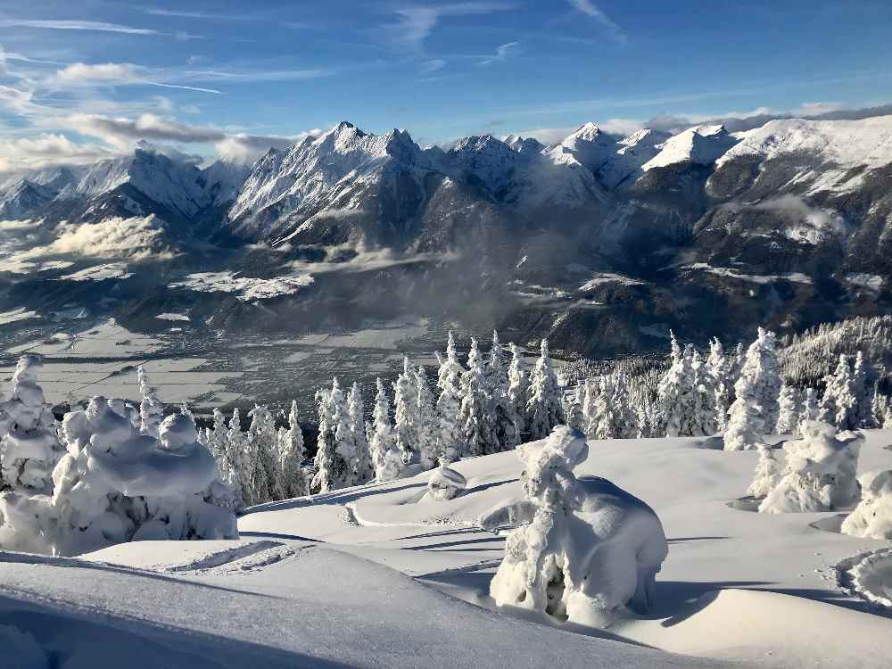 Auf Skitour im Januar bei Pulverschnee - ein Traum im Karwendel