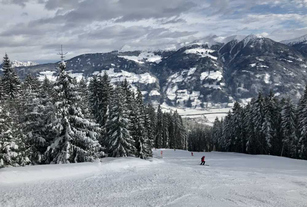 Hier schaue ich auf das Wiedersberger Horn - dahinter ist das Alpbachtal, links die Gratlspitze im Bild