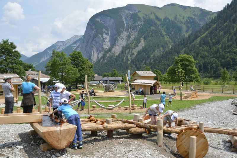 Der Spielschatz Engalm, ein besonderer Spielplatz am Ahornboden