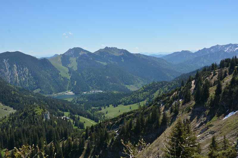 Und das ist die Sicht von der Bodenschneid auf den Spitzingsee