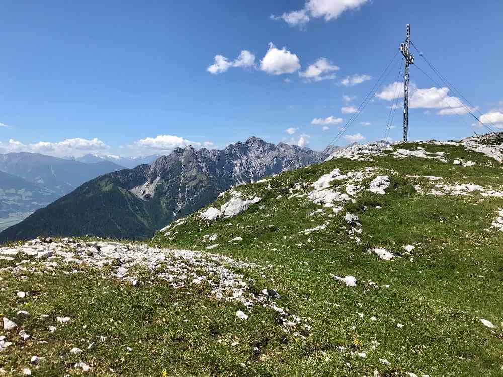 Das Stanser Joch - das ist ein Teil des Ausblicks oben am Gipfel