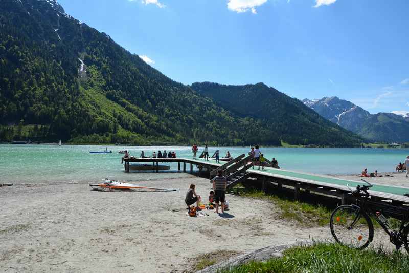 Das ist aktuell das Strandbad Buchau am Achensee - ein schöner Badeplatz in Tirol