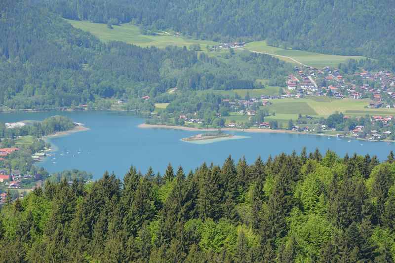 Und so schaut der Tegernsee aus, wenn man vom Riederstein herunterschauen kann