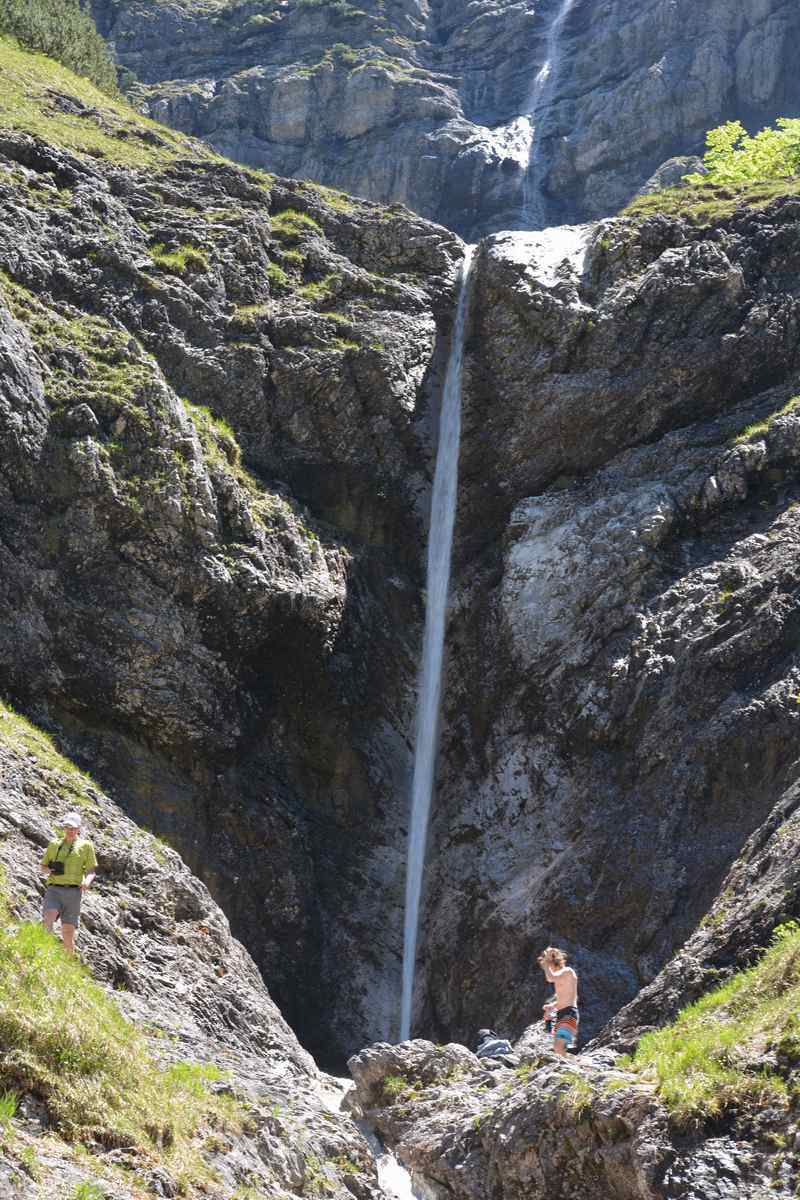 Tegernsee Wasserfall in der Wolfsschlucht - gewaltig im Frühling!