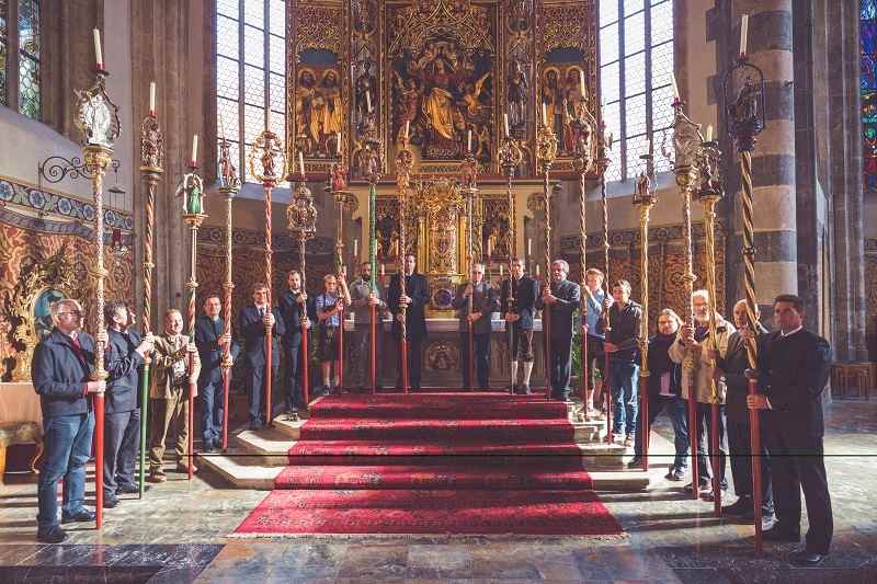 Die traditionellen Handwerkstangen bei der Tinzl Messe Schwaz in Tirol, Foto: Tom Bause