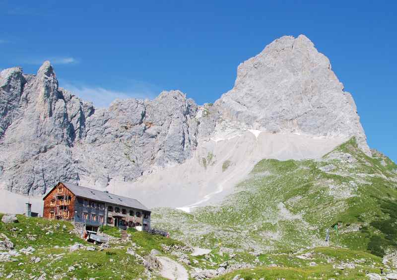 Der Gegensatz zu den Grasbergen in den Tuxer Alpen: Das steinerne Karwendel rund um die Lamsenjochhütte