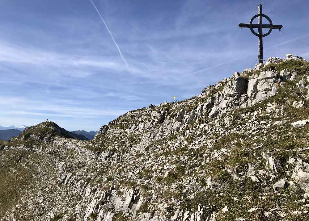 Vom Gipfel der Seekarspitze geht es über den Grat hinüber zur Seebergspitze