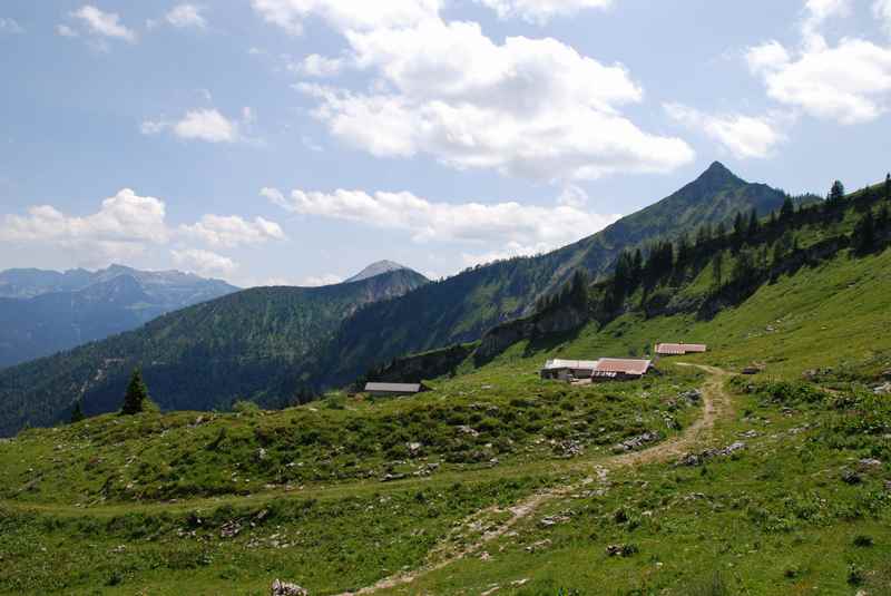 Aus dem Unterautal wandern - zu der weitläufigen Alm im Karwendel