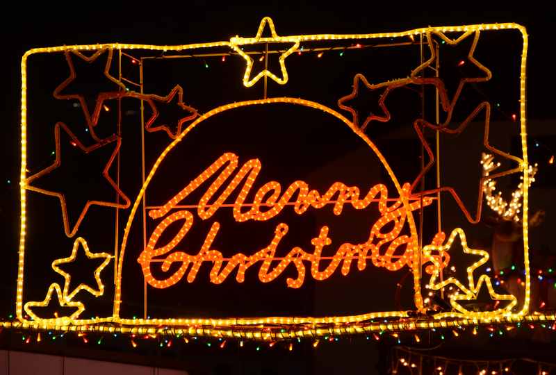 Merry Christmas im Karwendelgebirge: Nach amerikanischem Vorbild ist das Haus in Vomp weihnachtlich beleucht