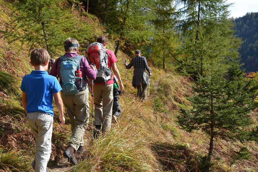 Schmal ist der Steig auf der Vomperloch Wanderung