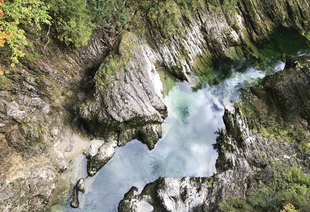 Der Blick von oben in die Walchenklamm - eine geheime Klamm zwischen Achensee und Sylvensteinsee