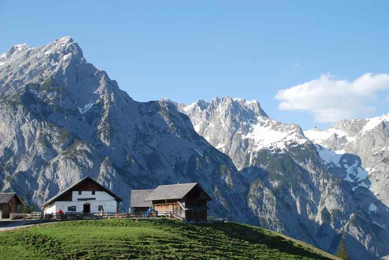 MTB Karwendel in schönster Form: Die Walderalm im Karwendelgebirge in Tirol