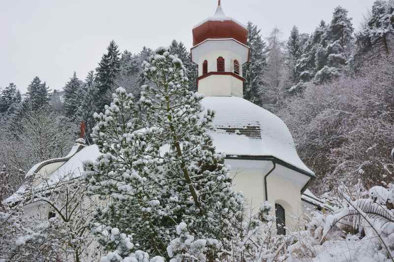 Leichte Winterwanderung im Zillertal zum Wallfahrtsort Maria Brettfall