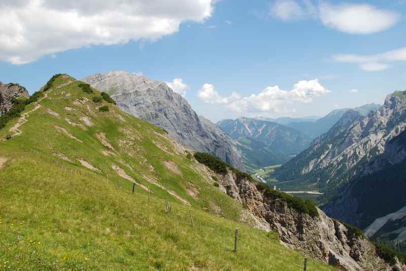 Wanderung Hahhkampl Karwendel mit Blick Richtung Gramai