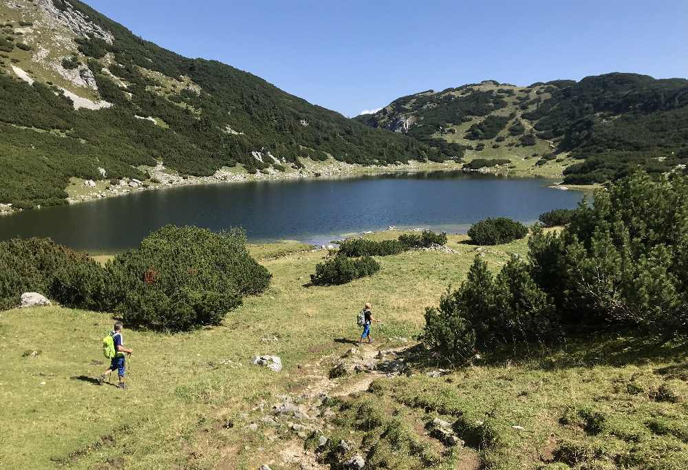 Zireiner See wandern: Das Wanderziel ist erreicht! Der schöne Zireiner See im Rofan