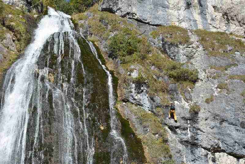 Wasserfall Karwendel - leicht ist die Wanderung zu diesem Wasserfall, anspruchsvoll der Klettersteig!