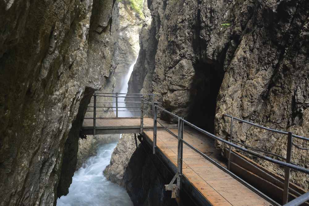 Der schönste Wasserfall in Mittenwald - im unteren Bereich der Leutaschklamm 