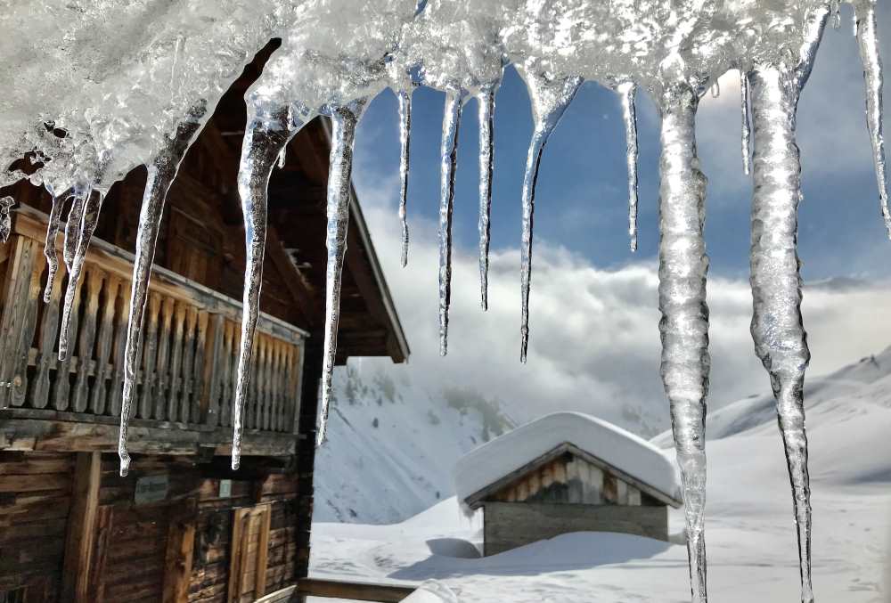 Traumhafte Winterkulisse auf der Nurpensalm in den Tuxer Alpen