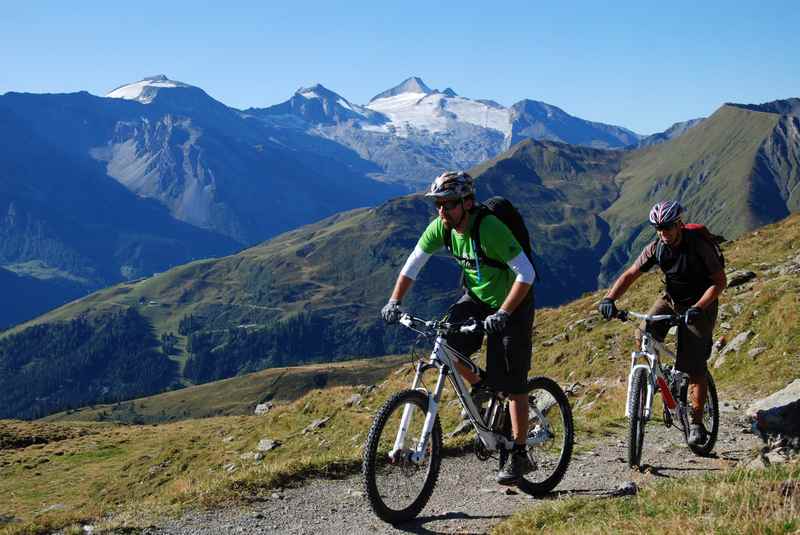 Die Transalp Etappe führt durch das Karwendel über das Geisljoch auf die Weidener Hütte