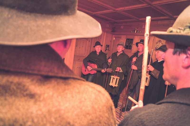 Die Anklöpfler singen weihnachtliche Waisen, Foto: Tom Bause