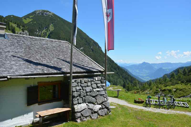  Auf die Weissenbachalm wandern im Karwendel