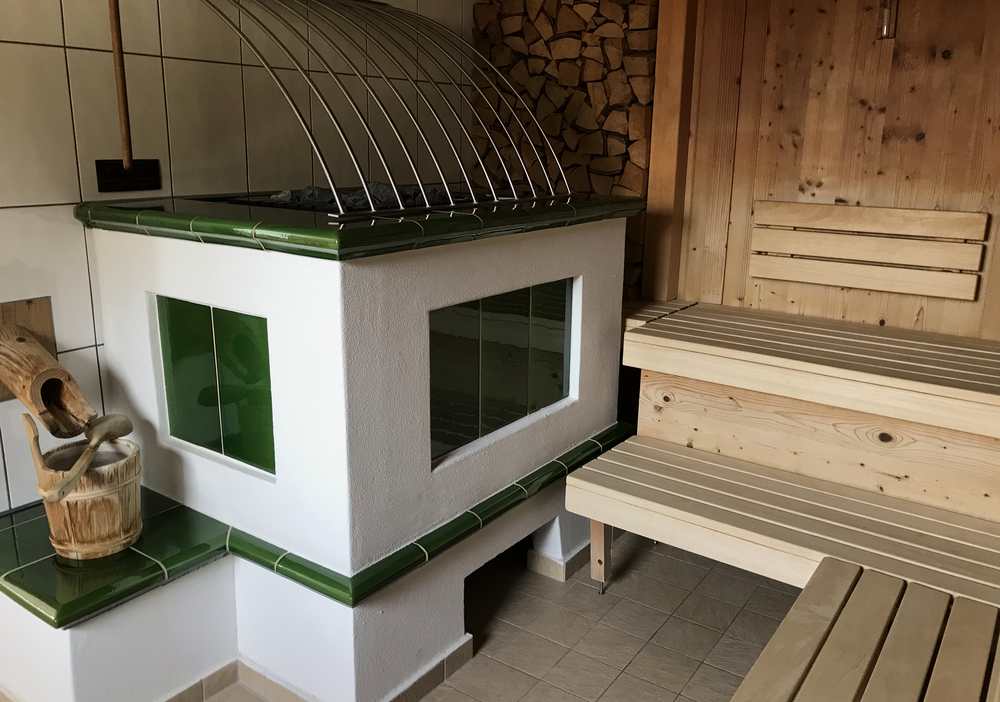 In dieser Sauna wird es 90 Grad warm