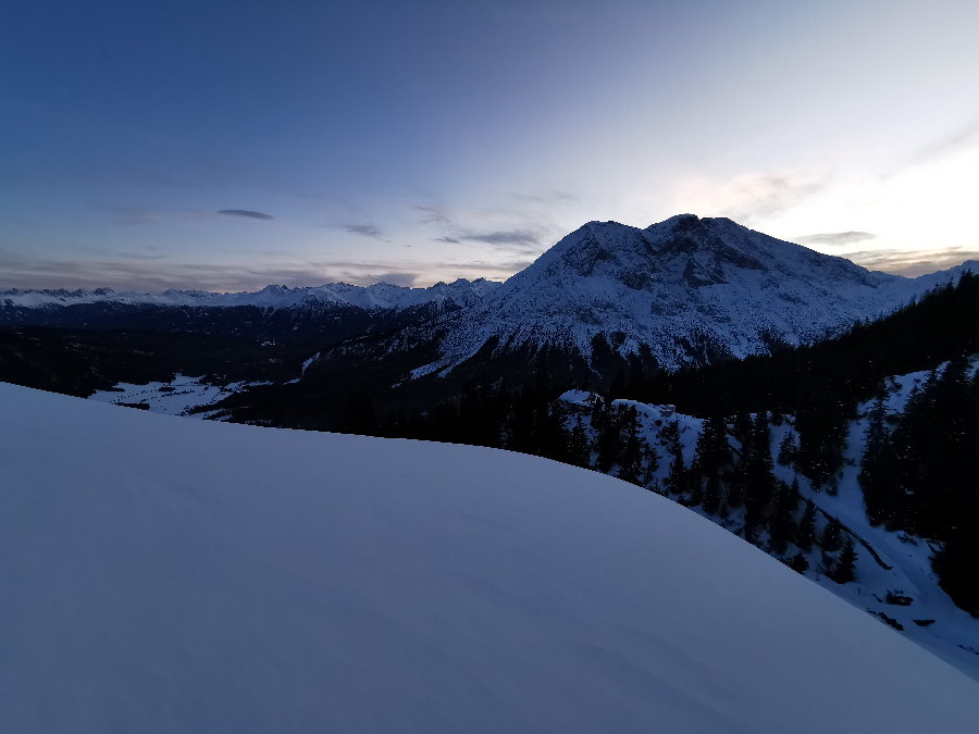 Wettersteinhütte winterwandern - auf der Schneewanderung durch die Leutasch