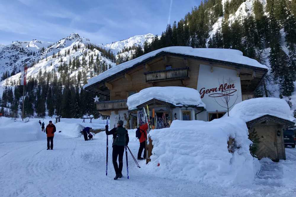 So schön ist der Winter auf der Gernalm - meterhoch der Schnee.