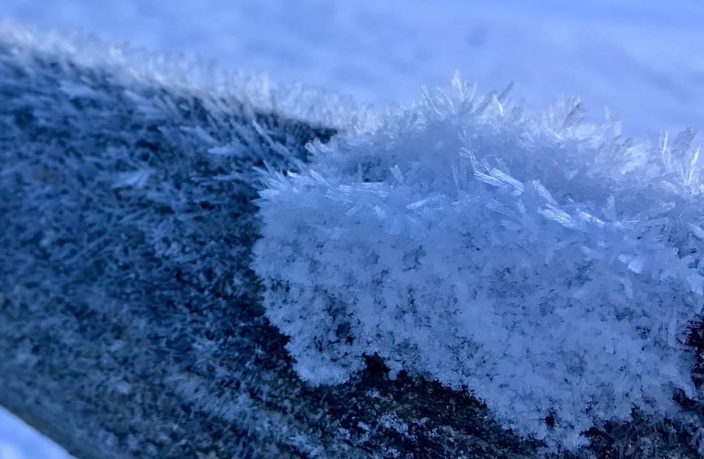 Den Winter spüren: Schau dir mal diese Schneekristalle an.