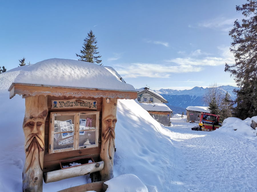 Höchster Punkt der Schneewanderung: Die verschneite Wettersteinhütte