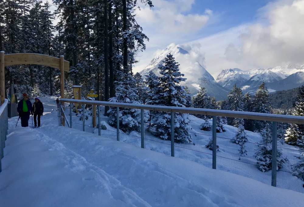 Winterwandern Seefeld: An der Region Seefeld mag ich, dass leichte Winterwanderungen zu tollen Bergpanoramen führen - hier der Blick zur hohen Munde in der Mieminger Kette