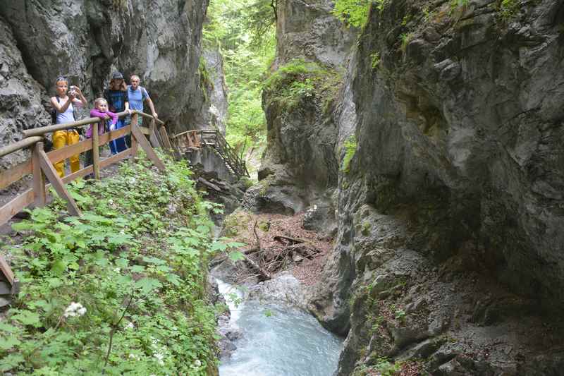 Die Wolfsklamm in Tirol ist die schönste Klamm im Karwendel - auch gut zum Wandern mit Kindern