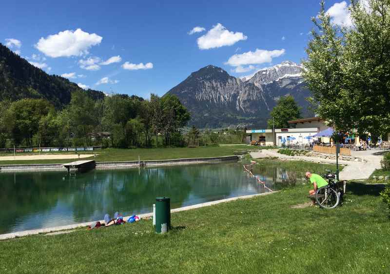 E-Bike Zillertal: Zum Badesee Schlitters, auf dem Zillertalradweg in Tirol 