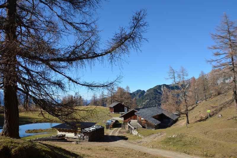 In Zirl wandern zur Magdeburger Hütte im Karwendelgebirge