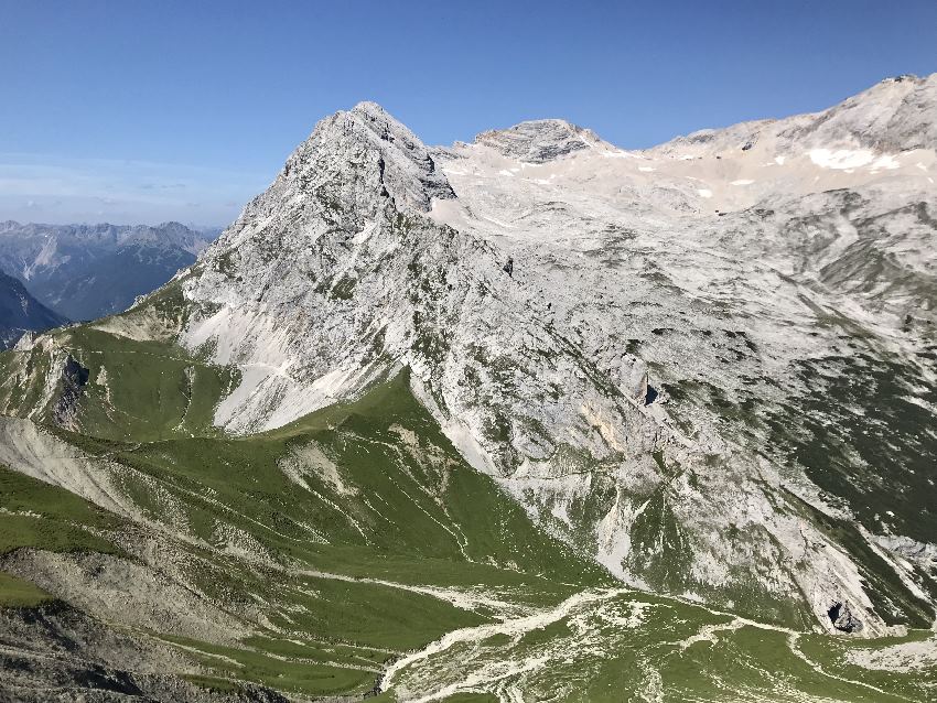 Blick auf die Zugspitze vom Feldernjoch gesehen