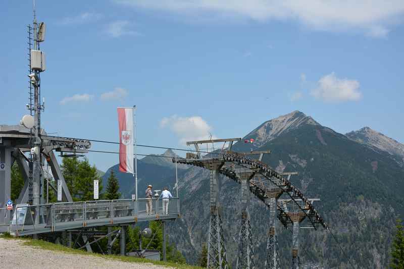 Am Zwölferkopf, die Bergstation der Karwendelbahn Pertisau oberhalb des Achensee 