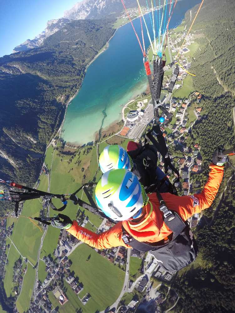 Oder in die Luft gehen und die schöne Landschaft von oben sehen? Oder ganz etwas Anderes?